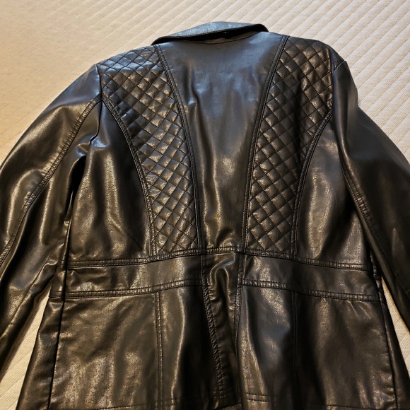 Leather jacket - Picture 2 of 4